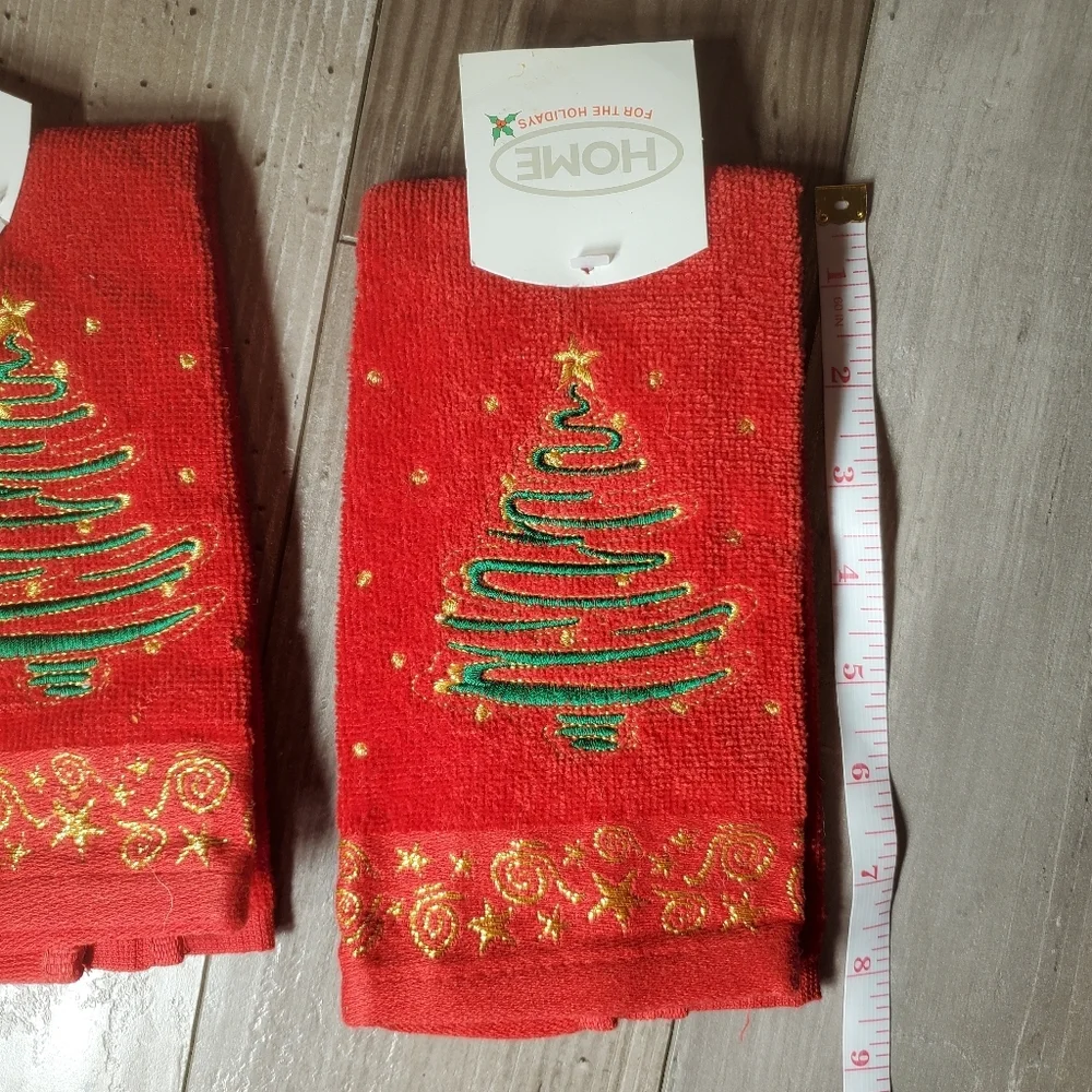NWT HOME for the Holidays 2pc Christmas Tree Fingertip Towel Bundle Red Green
